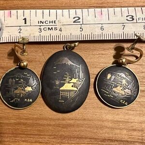Vintage Black and Gold Earrings and Pendant Set